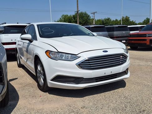 Used 2018 Ford Fusion S FWD image 3