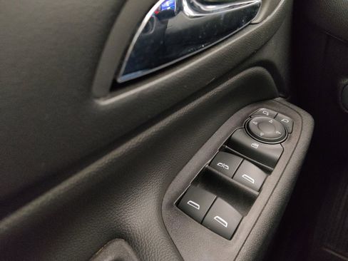 Used 2020 Chevrolet Equinox LT w/ Driver Convenience Package FWD image 27