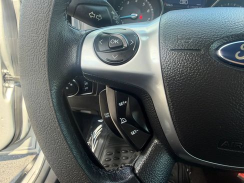 Used 2014 Ford Focus SE w/ Equipment Group 201A FWD image 17
