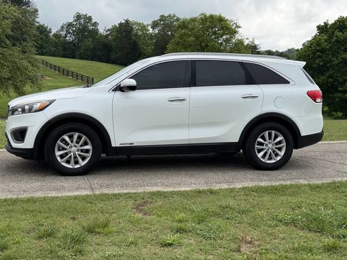 Used 2016 Kia Sorento LX AWD/4WD image 4