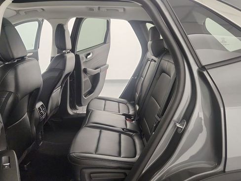 Used 2022 Ford Escape SEL w/ Technology Package image 34