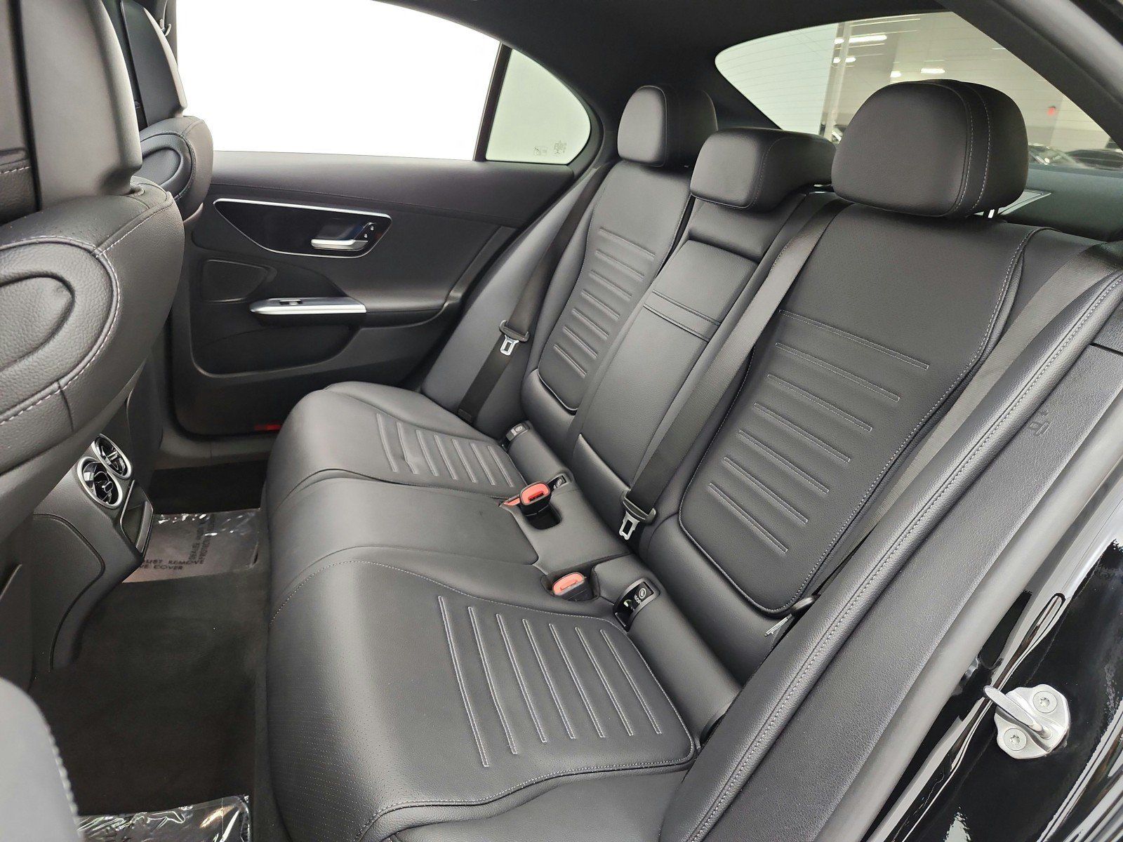 Used 2023 Mercedes-Benz C 300 Sedan image 12