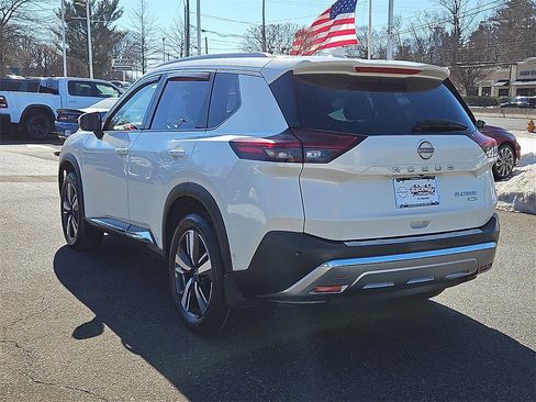 Used 2023 Nissan Rogue Platinum w/ Platinum Premium Package image 6