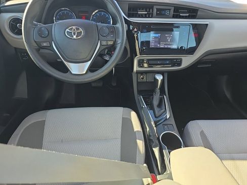 Used 2018 Toyota Corolla LE image 18