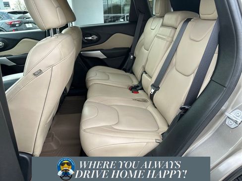 Used 2017 Jeep Cherokee Limited image 24