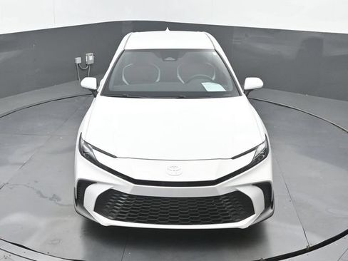 Used 2025 Toyota Camry SE FWD image 29