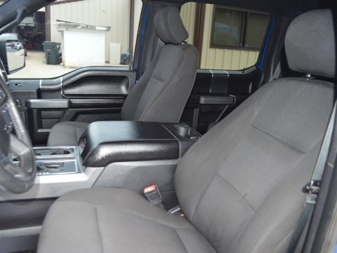 Used 2018 Ford F150 XLT w/ Equipment Group 302A Luxury AWD/4WD image 17