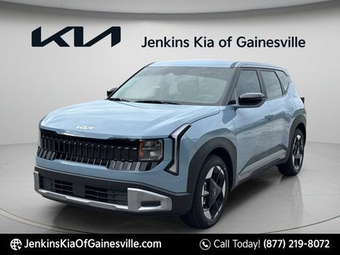 New 2027 Kia Seltos S FWD image 3