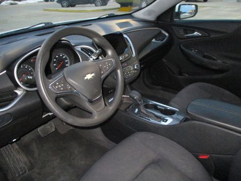 Used 2024 Chevrolet Malibu LT image 9