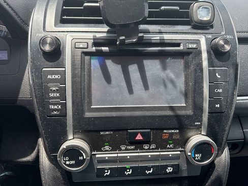 Used 2012 Toyota Camry SE FWD image 8