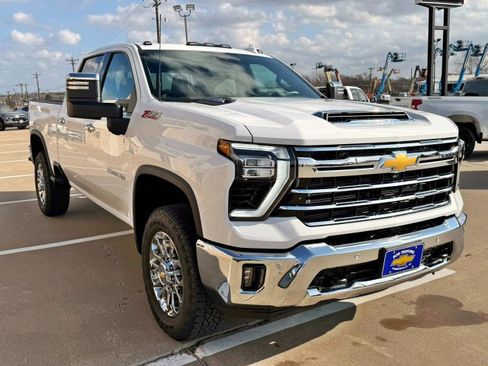 New 2026 Chevrolet Silverado 2500 LTZ w/ LTZ Premium Package image 7