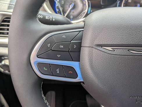 New 2027 Chrysler Pacifica Select w/ Family Tech Group FWD image 22
