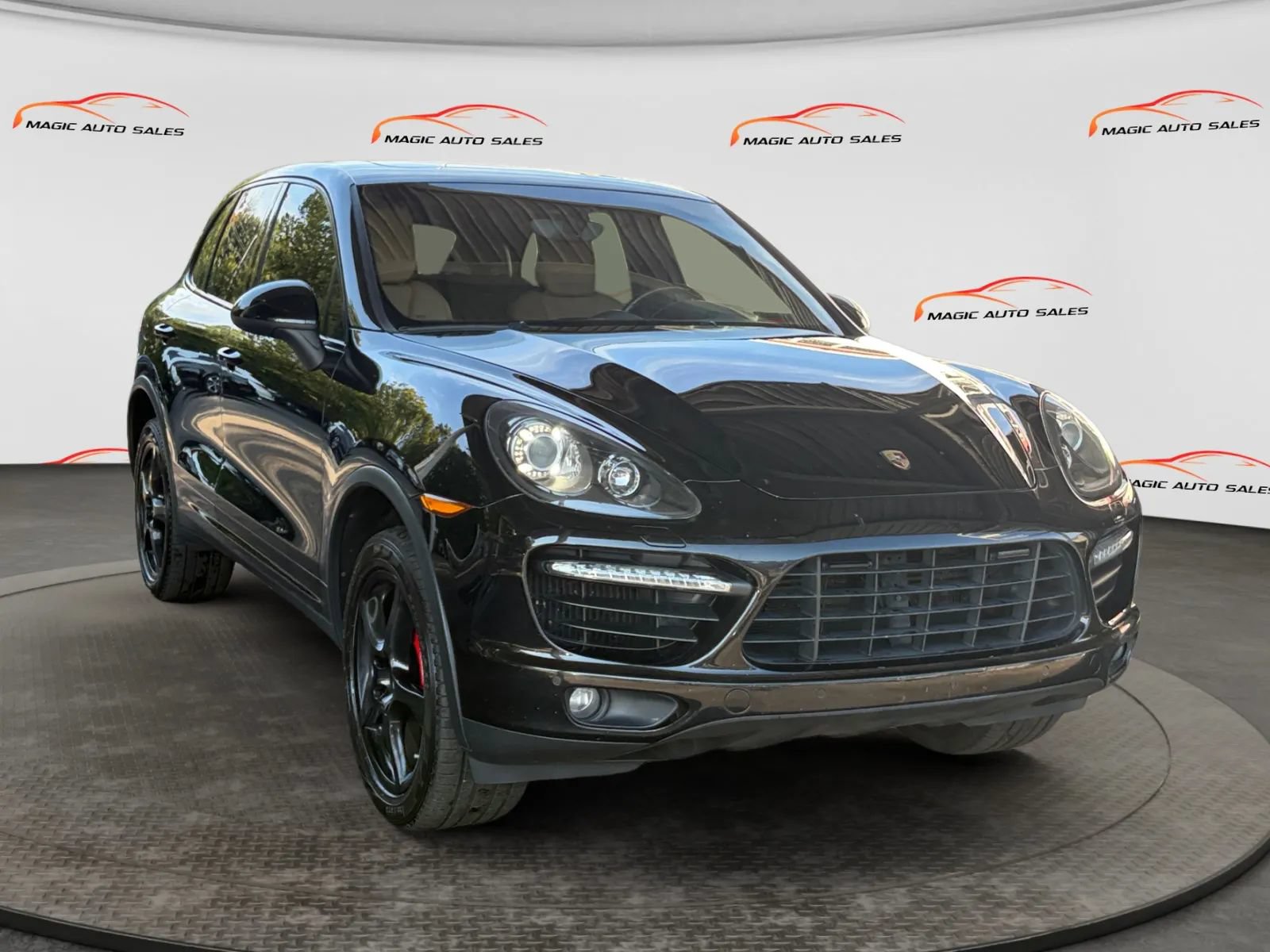 Used 2013 Porsche Cayenne Turbo AWD/4WD image 5