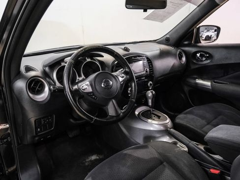 Used 2017 Nissan Juke SV FWD image 3