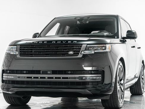 Used 2025 Land Rover Range Rover SE AWD/4WD image 5