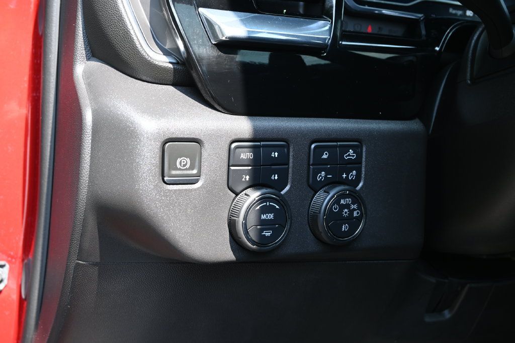 Used 2024 Chevrolet Silverado 1500 LT Trail Boss w/ LT Trail Boss Premium Package AWD/4WD image 24