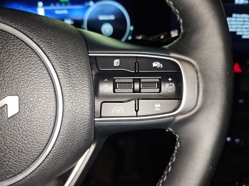 Used 2024 Kia Sportage SX image 19