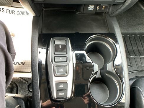 Used 2016 Honda Pilot Touring image 15