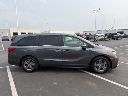 Used 2024 Honda Odyssey EX image 7