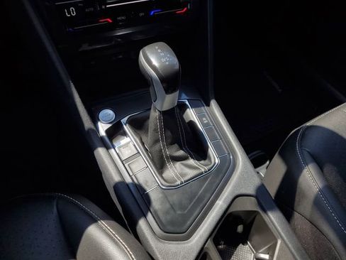 Used 2023 Volkswagen Tiguan SE image 22