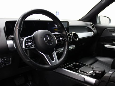 Used 2021 Mercedes-Benz GLB 250 image 14