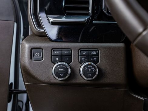 Used 2025 GMC Sierra 2500 SLT image 22