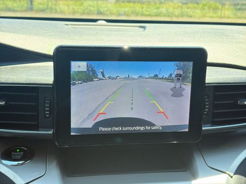 Used 2021 Ford Explorer XLT w/ Equipment Group 202A AWD/4WD image 9