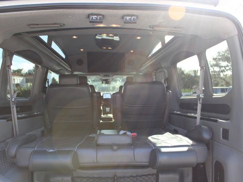 Used 2021 Ford Transit 150 Low Roof AWD image 8