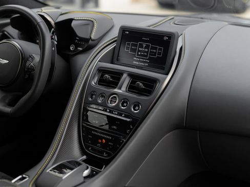 Used 2022 Aston Martin DBS Superleggera Volante image 47