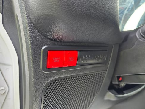 Used 2016 Jeep Wrangler Unlimited Rubicon AWD/4WD image 13