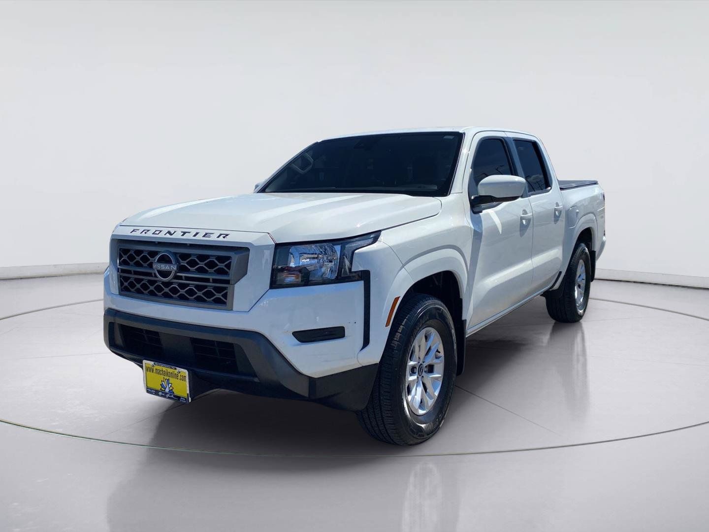 Used 2024 Nissan Frontier SV RWD image 1