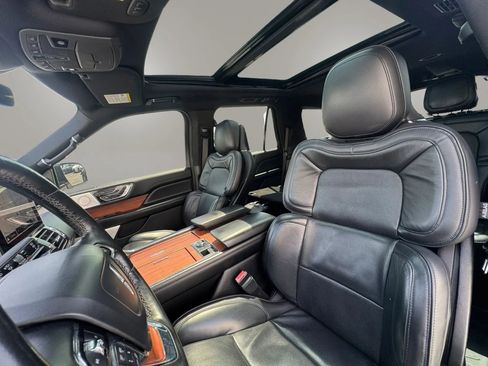Used 2019 Lincoln Navigator Reserve w/ Cargo Package AWD/4WD image 11