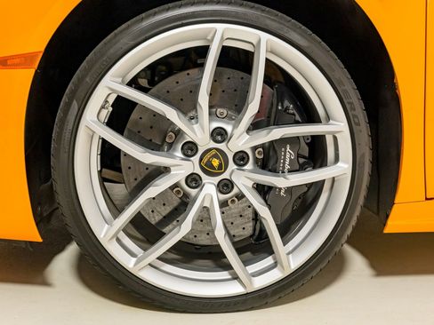 Used 2015 Lamborghini Huracan LP 610-4 AWD/4WD image 12