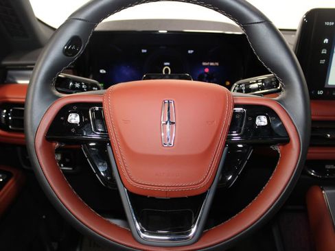 Used 2025 Lincoln Aviator Reserve image 38