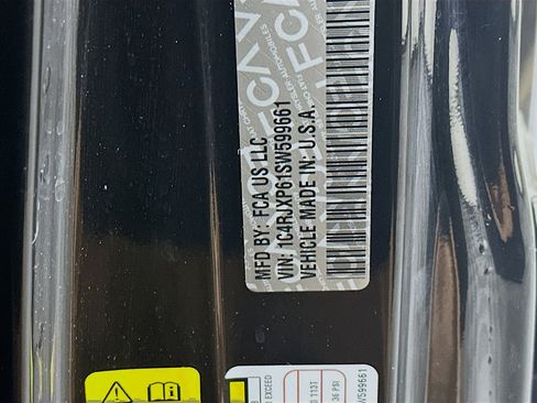 Used 2025 Jeep Wrangler Sahara w/ Safety Group image 12