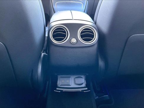 Certified 2022 Mercedes-Benz GLC 300 image 33