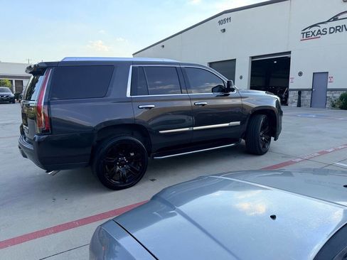 Used 2017 Cadillac Escalade Luxury image 8