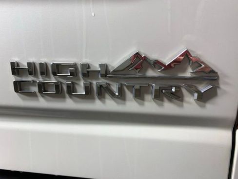 Used 2023 Chevrolet Silverado 2500 High Country w/ Z71 Off-Road Package AWD/4WD image 33