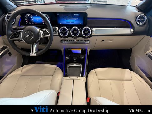 Used 2026 Mercedes-Benz GLB 250 4MATIC image 2