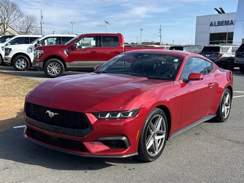 Used 2024 Ford Mustang EcoBoost image 8