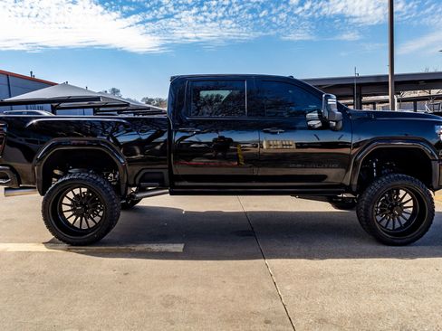 Used 2024 GMC Sierra 2500 Denali Ultimate w/ Max Trailering Package image 11