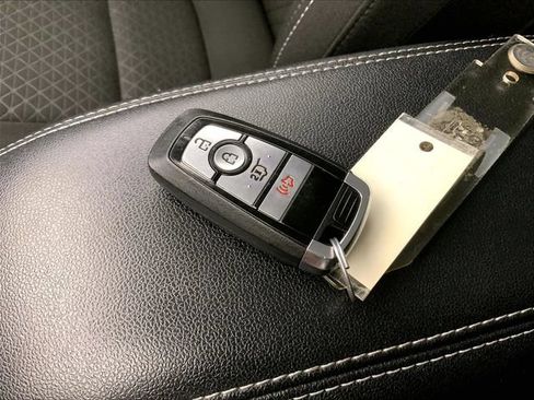 Used 2025 Ford Escape Active AWD/4WD image 20