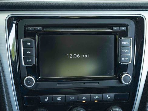 Used 2013 Volkswagen Passat 2.5 SE FWD image 28