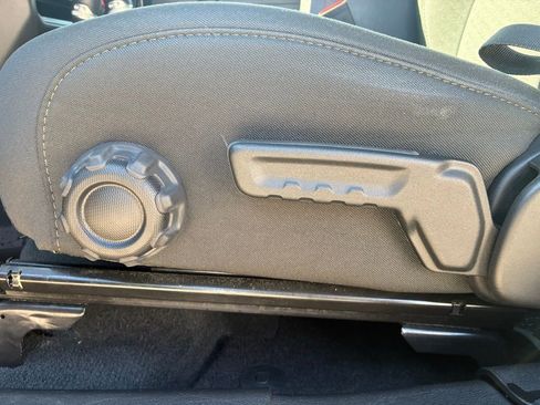 Used 2022 Jeep Wrangler Unlimited Sport image 14