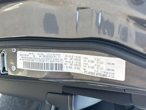 Used 2015 Jeep Cherokee Latitude w/ Comfort/Convenience Group image 34