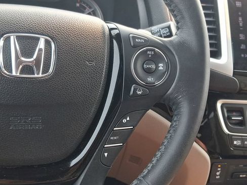 Used 2016 Honda Pilot Touring image 26