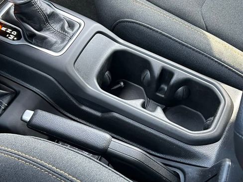 Used 2025 Jeep Wrangler Willys image 38