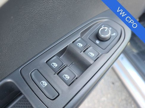 Used 2025 Volkswagen Taos SEL image 11