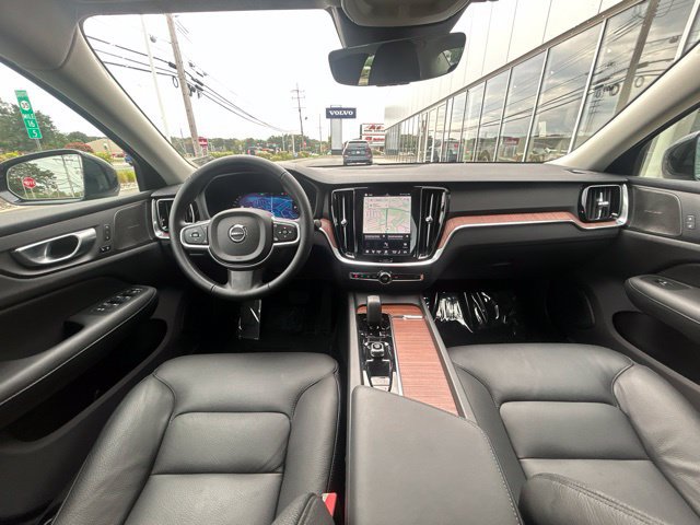 Certified 2025 Volvo S60 B5 Plus AWD/4WD image 17