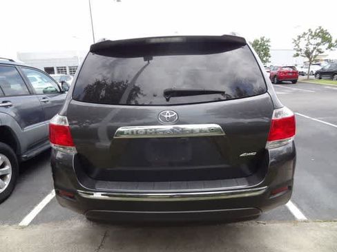 Used 2012 Toyota Highlander 4WD w/ Tech Pkg image 8